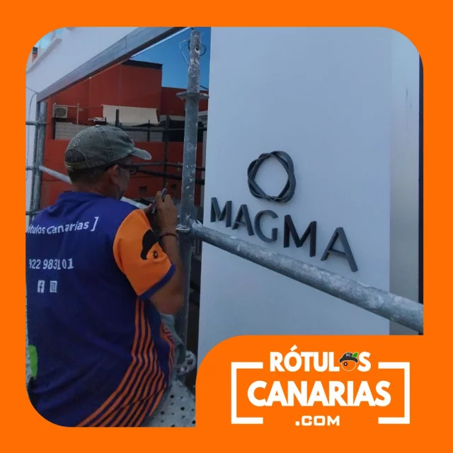 🌋✨ La fuerza de la naturaleza al servicio de tu marca ✨🌋

Hoy compartimos la instalación de este logo exclusivo cortado en piedra volcánica, un material noble y resistente que refleja la esencia de nuestras islas. Su textura y acabado único no solo aportan carácter, sino también una durabilidad que resiste el paso del tiempo y las inclemencias del clima. 💪

En Rótulos Canarias, transformamos ideas en piezas únicas que transmiten identidad y profesionalidad. Desde el diseño hasta la instalación, cuidamos cada detalle para que tu marca destaque de manera elegante y auténtica.

📌 Si buscas un rótulo que combine artesanía local y un resultado impactante, la piedra volcánica es una elección incomparable. ¡Haz que tu imagen corporativa hable por sí sola!